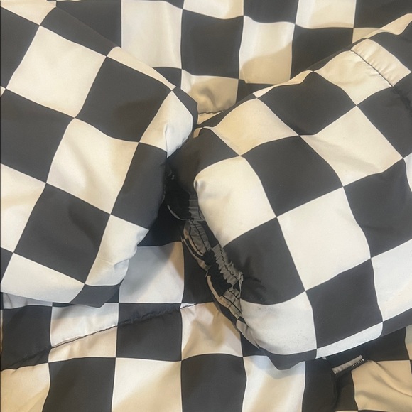 Vans Women's Checkered Puffer Jacket - Picture 9 of 12